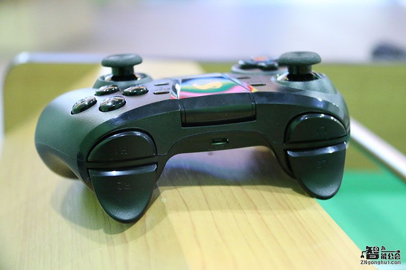 重新定义手游新玩法 这个手柄燃起了我的游戏欲 智能公会