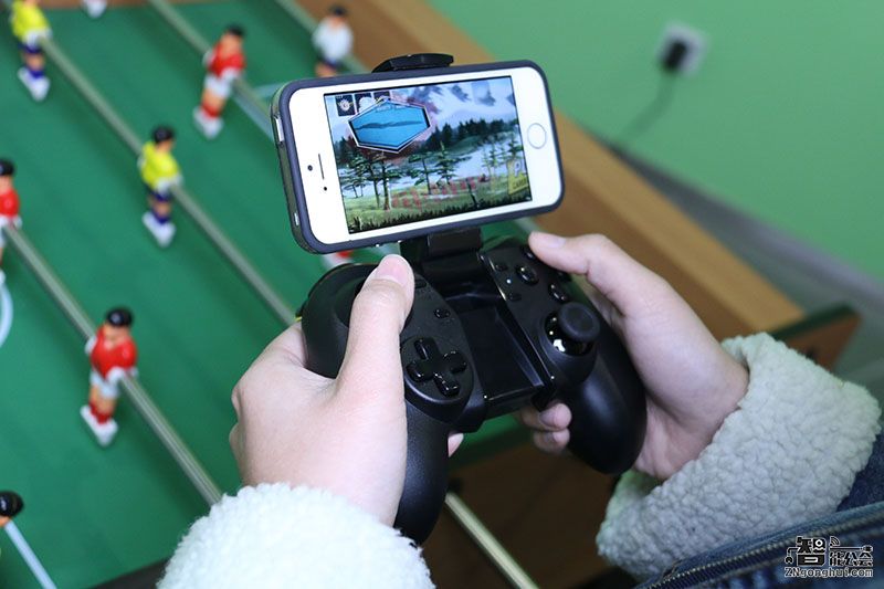 重新定义手游新玩法 这个手柄燃起了我的游戏欲 智能公会