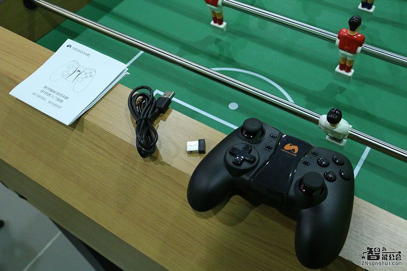 重新定义手游新玩法 这个手柄燃起了我的游戏欲 智能公会