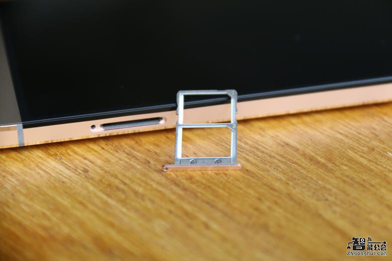 乐2 千元机中的战斗机 拆箱图赏 智能公会