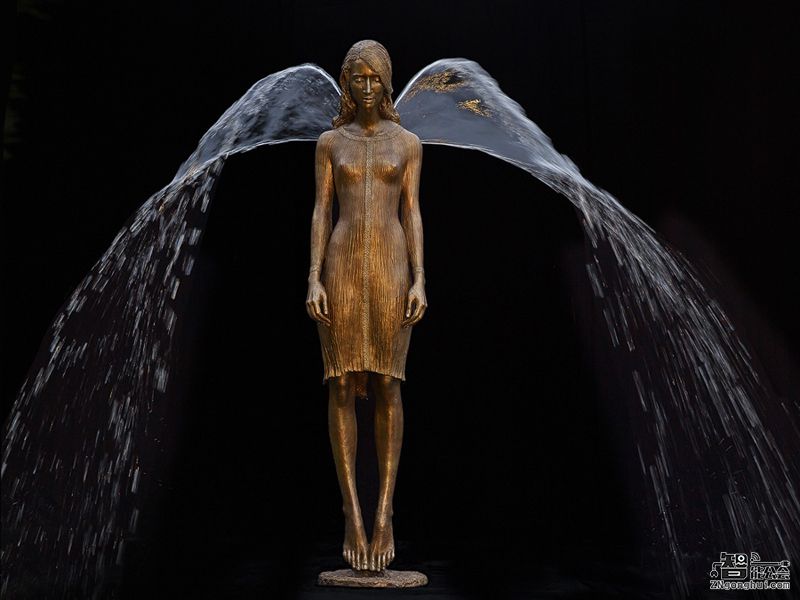 诚会玩的波兰雕塑家 将水元素与青铜完美的结合 智能公会