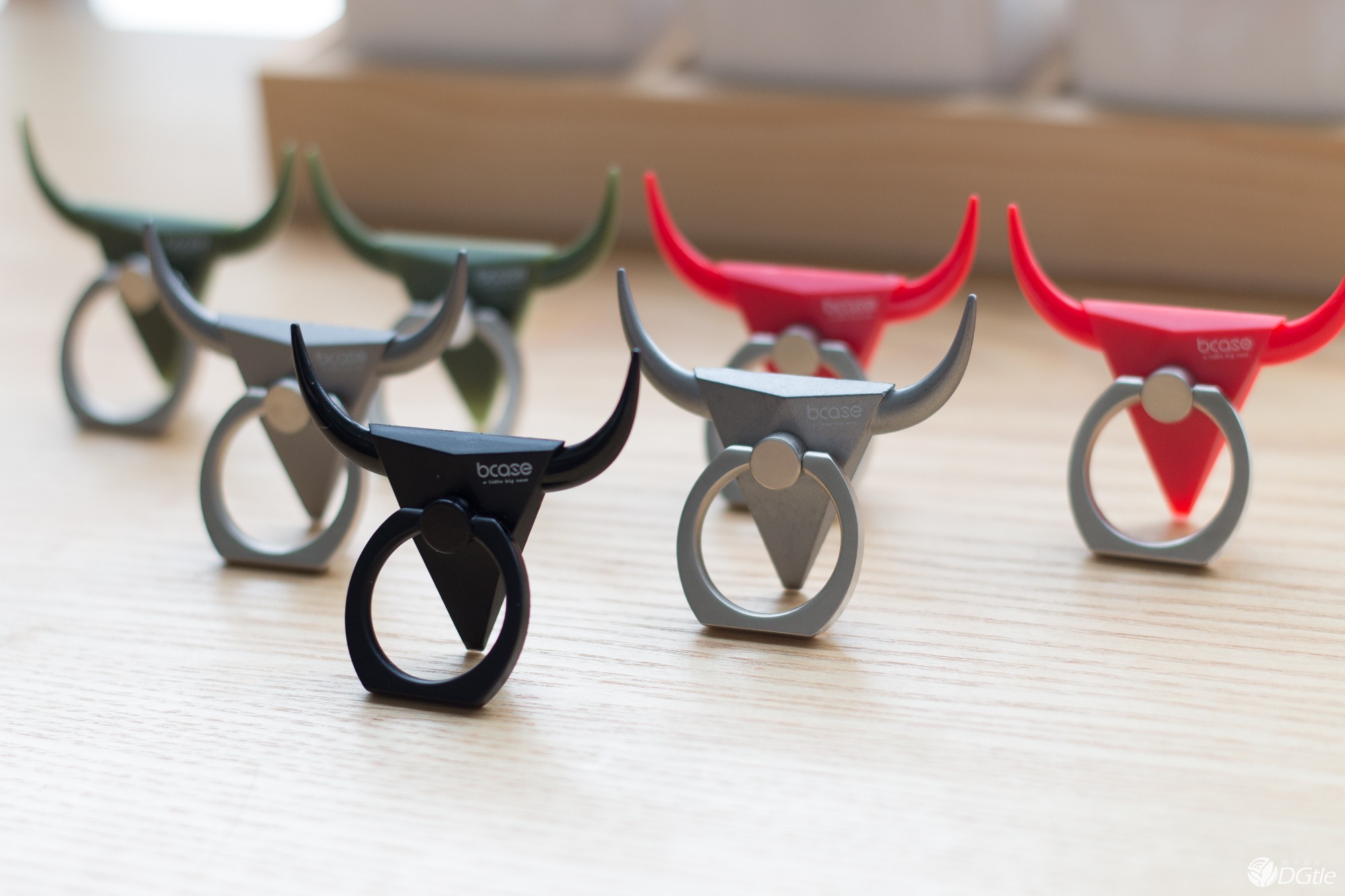手滑星人的救星  bcase公牛手机指环支架 智能公会