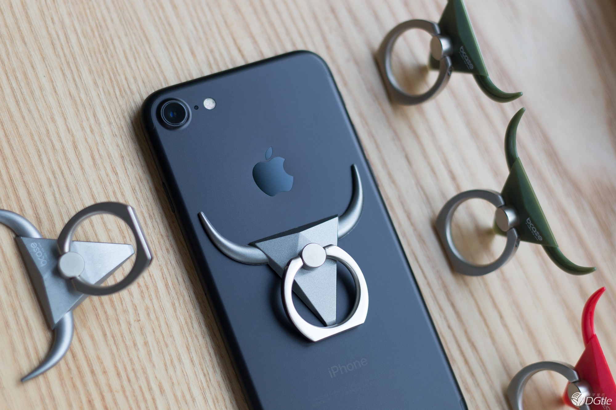 手滑星人的救星  bcase公牛手机指环支架 智能公会