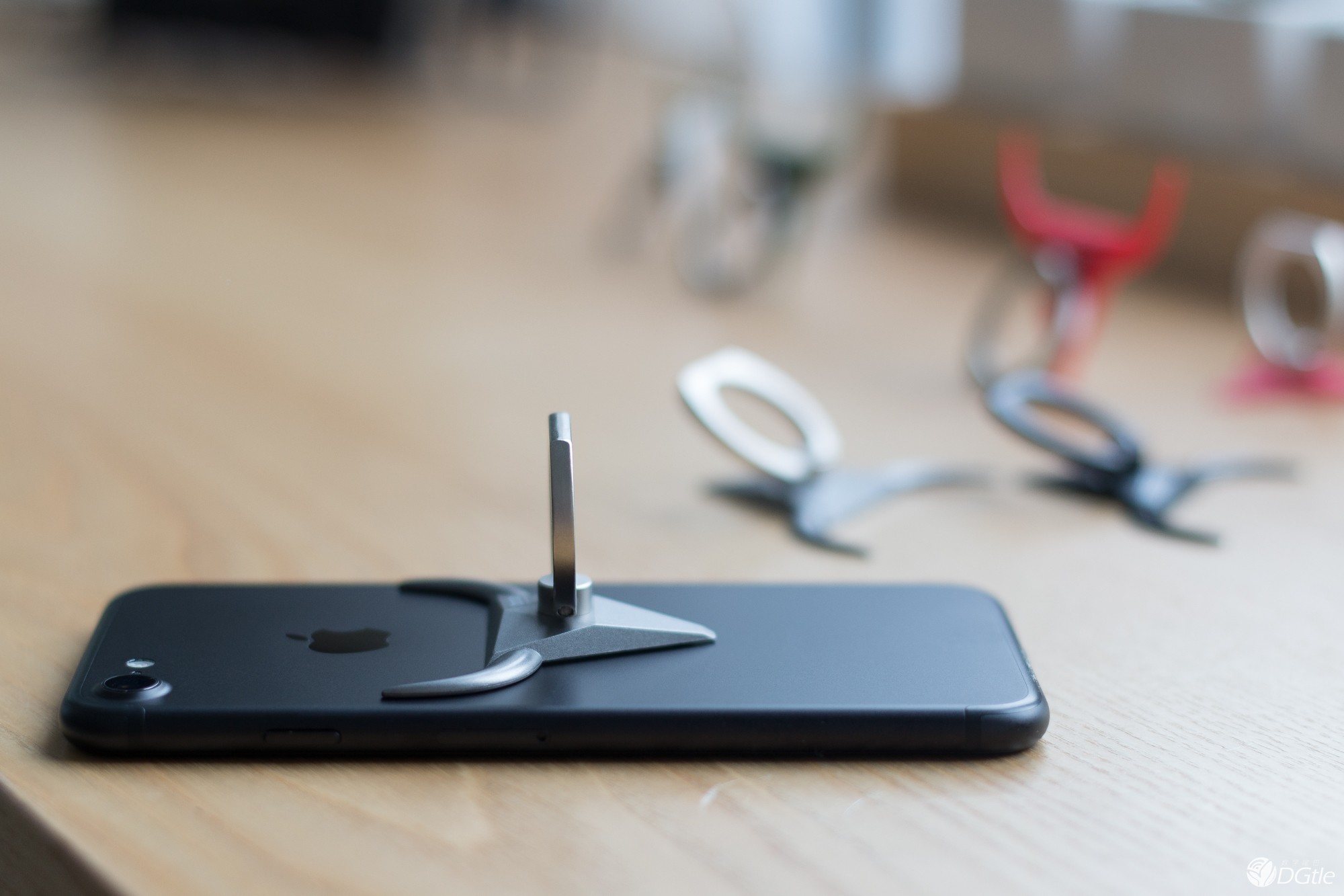 手滑星人的救星  bcase公牛手机指环支架 智能公会