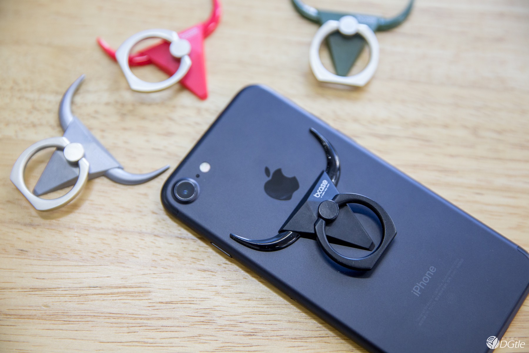 手滑星人的救星  bcase公牛手机指环支架 智能公会