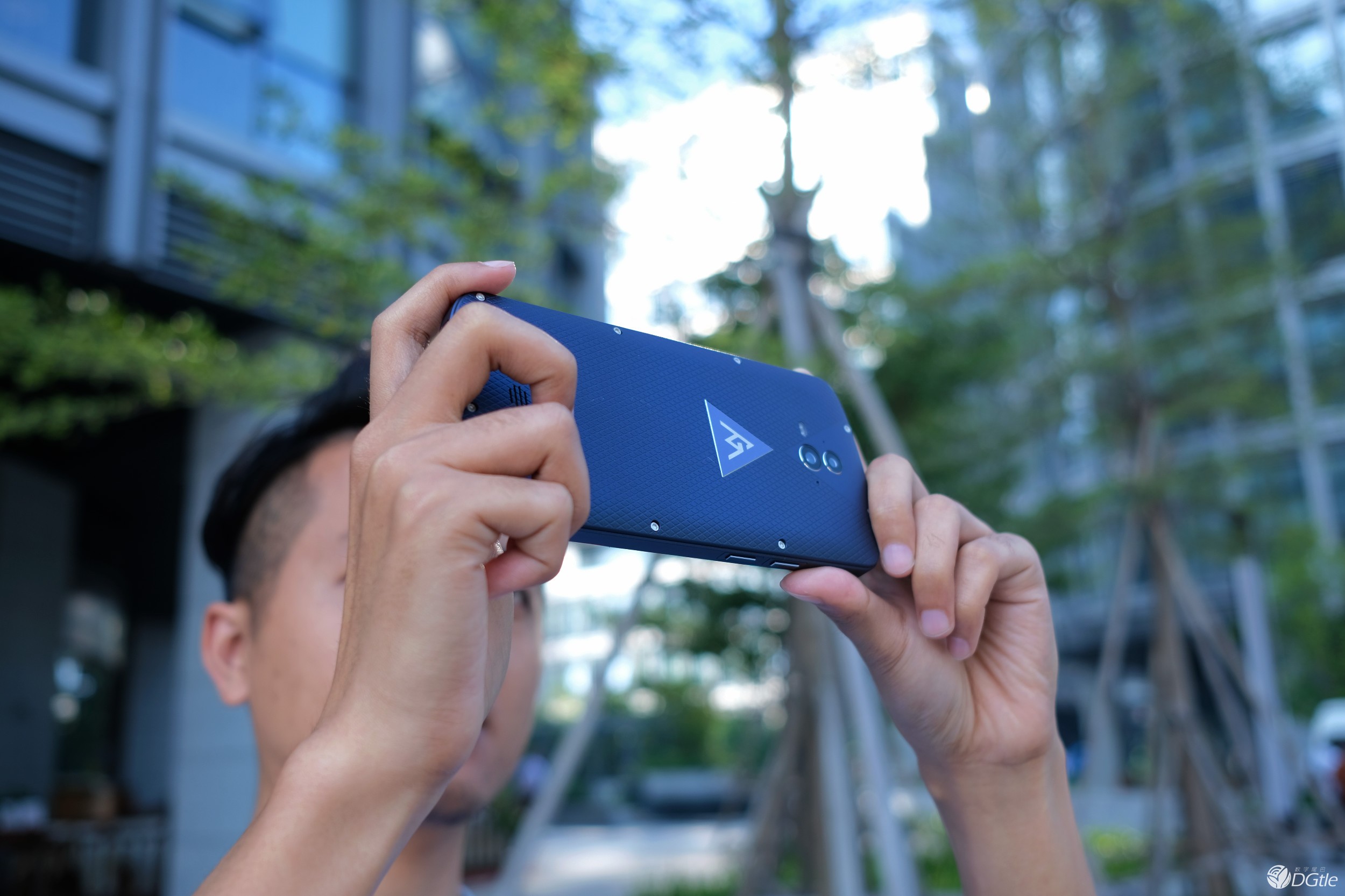 硬派三防新选择 AGM X1吴京定制版体验 智能公会