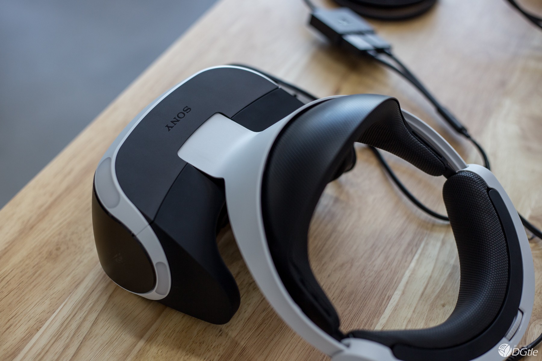 一面理想 一面现实  PlayStation VR深度体验 智能公会