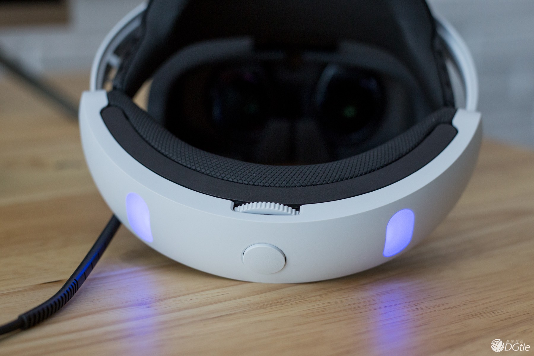 一面理想 一面现实  PlayStation VR深度体验 智能公会