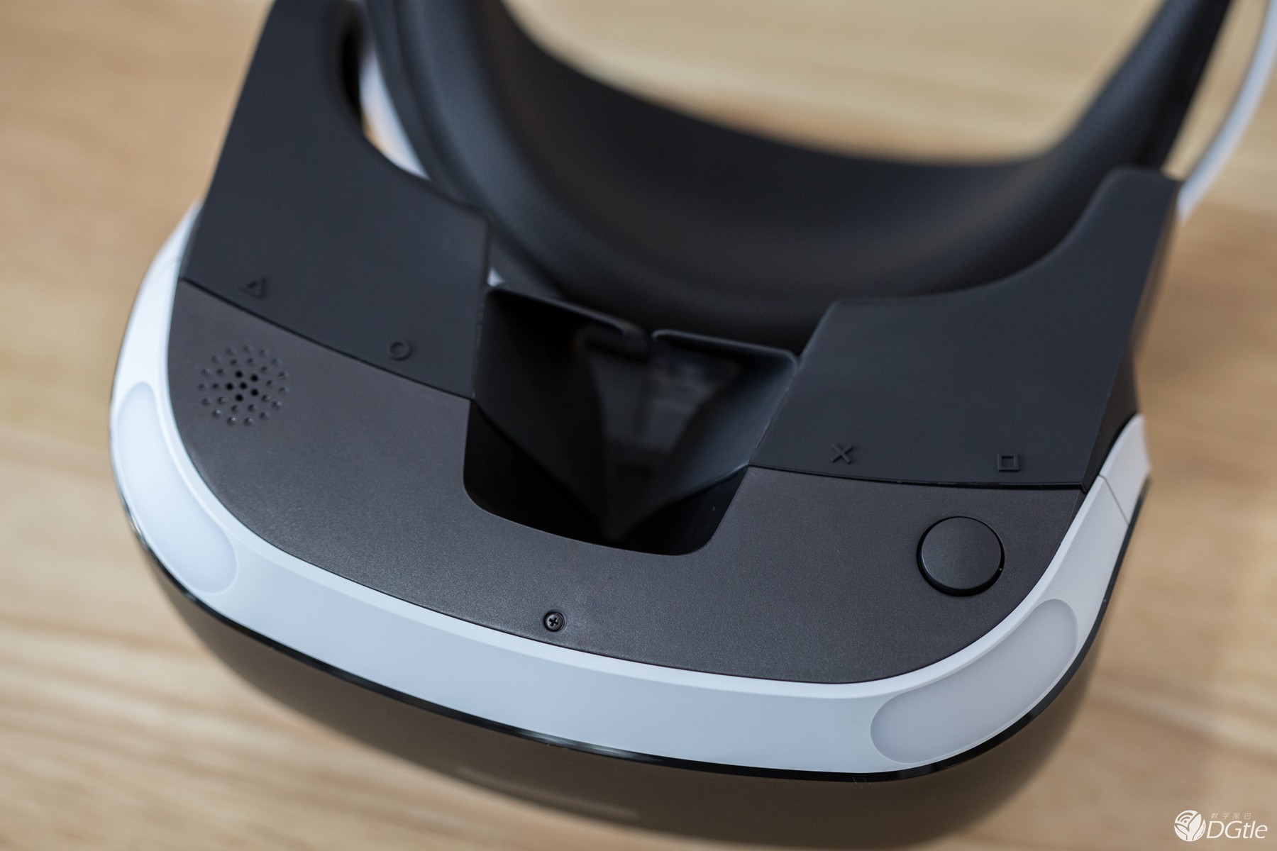 一面理想 一面现实  PlayStation VR深度体验 智能公会