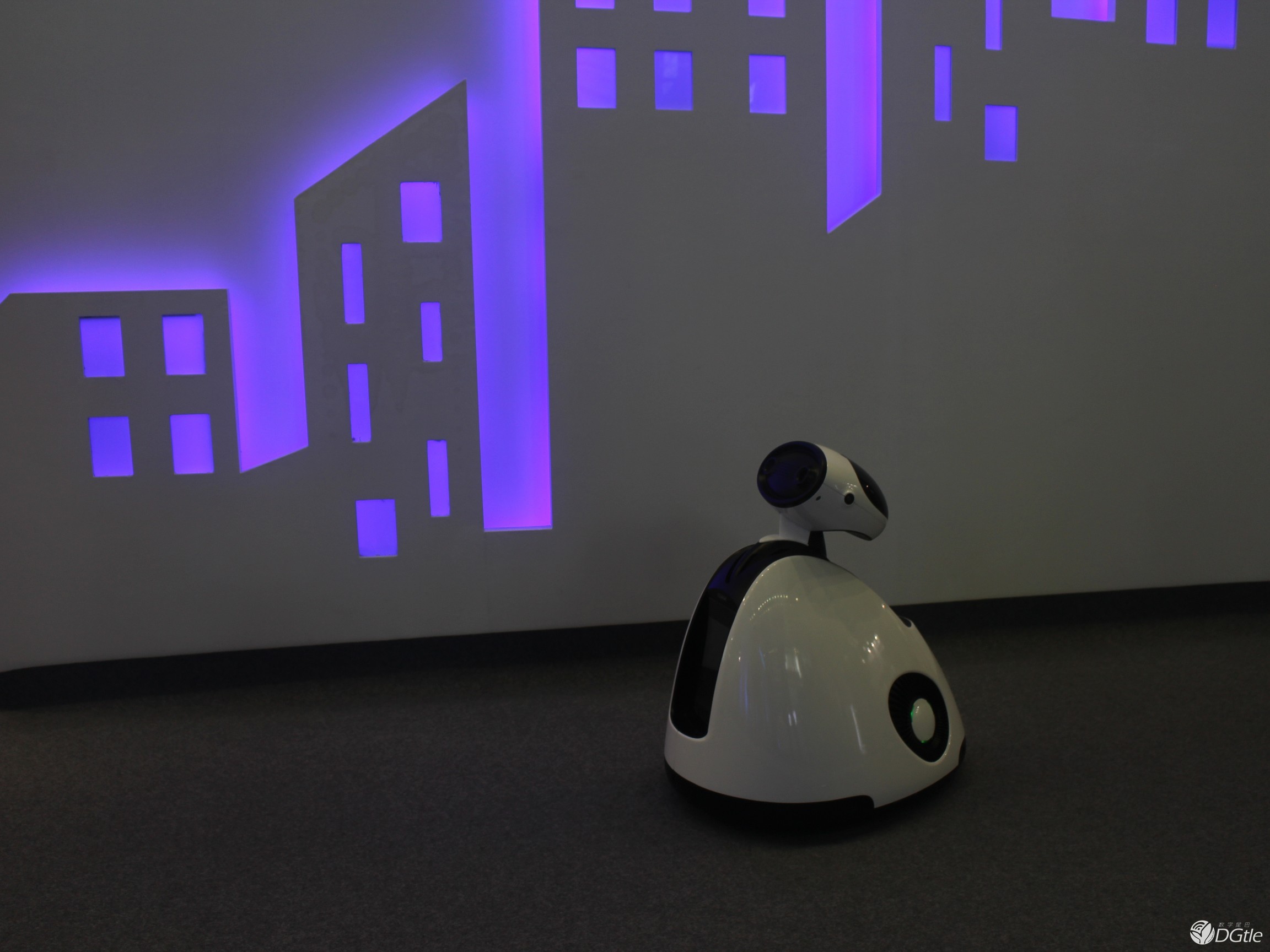 智能机器人管家能干啥？Focalmax给出了自己的答案 智能公会