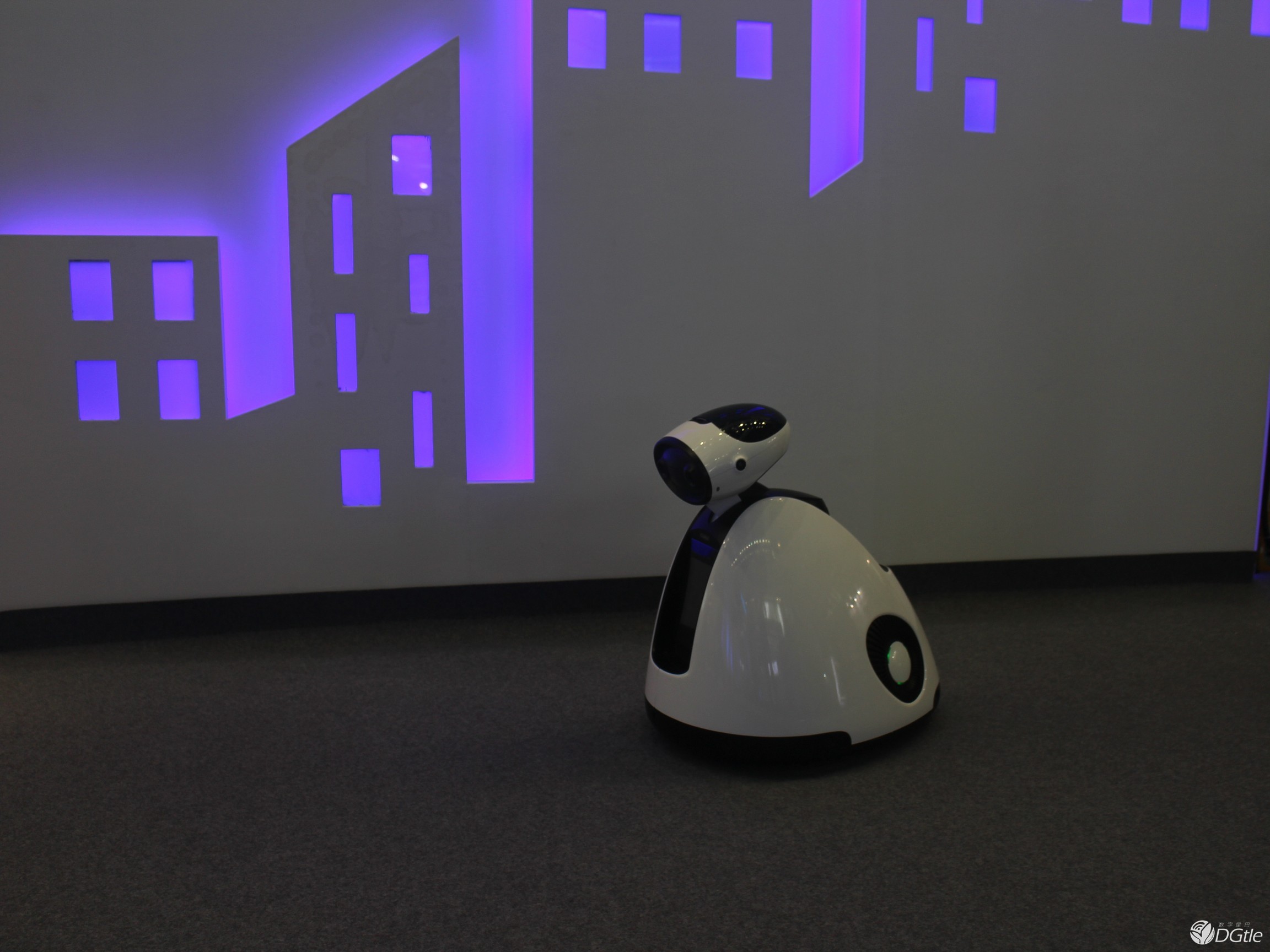 智能机器人管家能干啥？Focalmax给出了自己的答案 智能公会