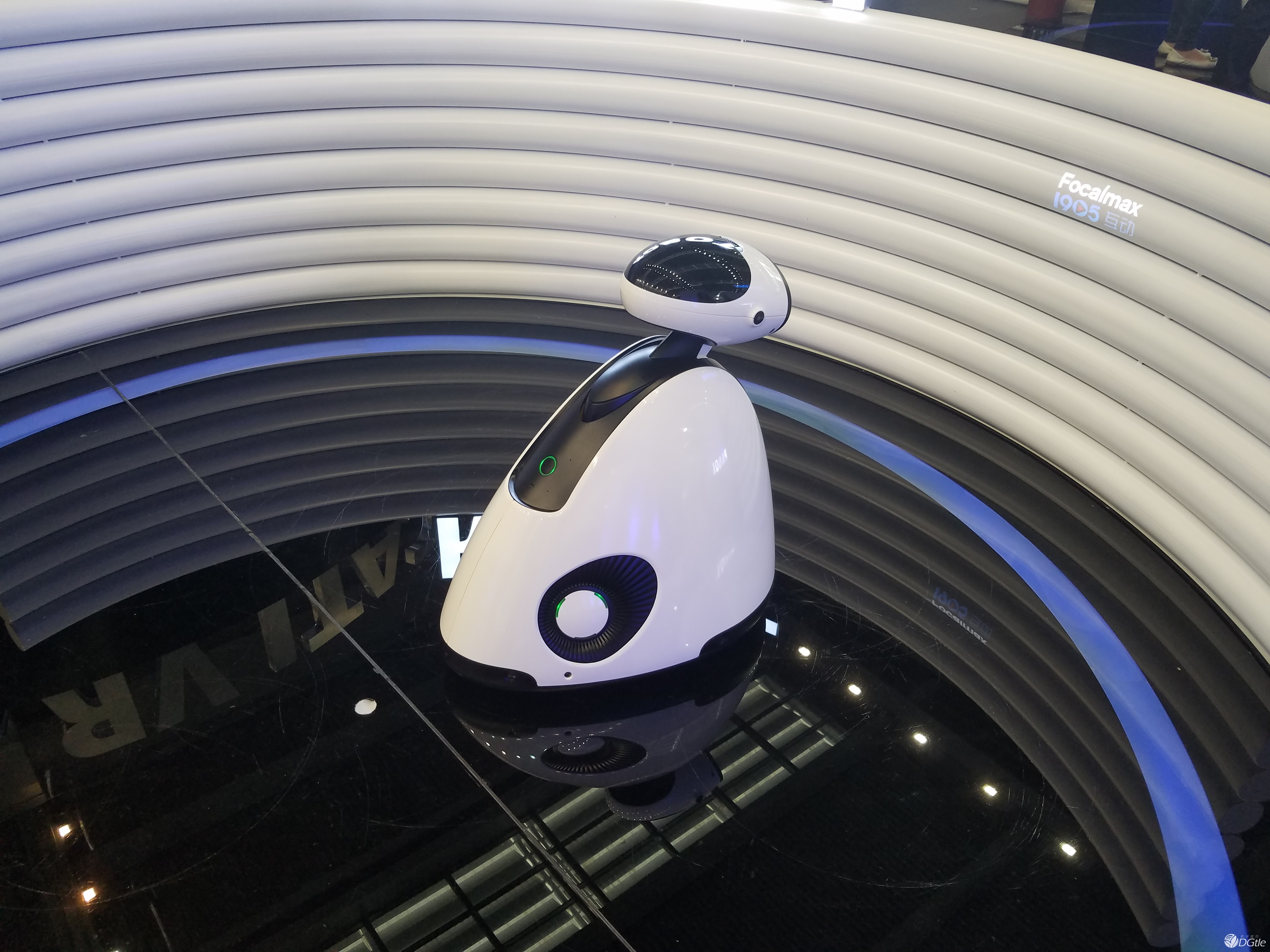 智能机器人管家能干啥？Focalmax给出了自己的答案 智能公会