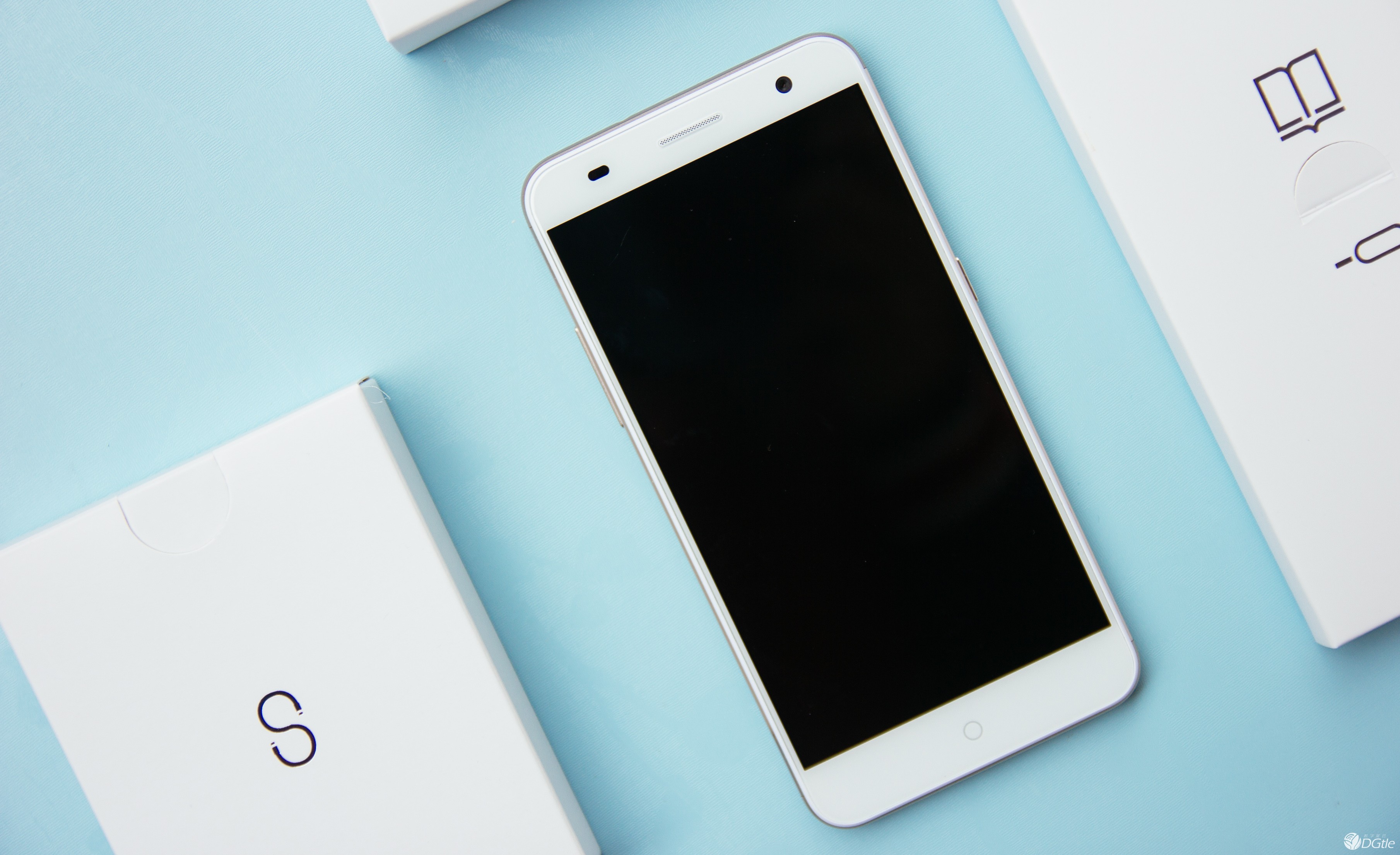  中兴小鲜4 也许是目前最实用的语音手机 智能公会