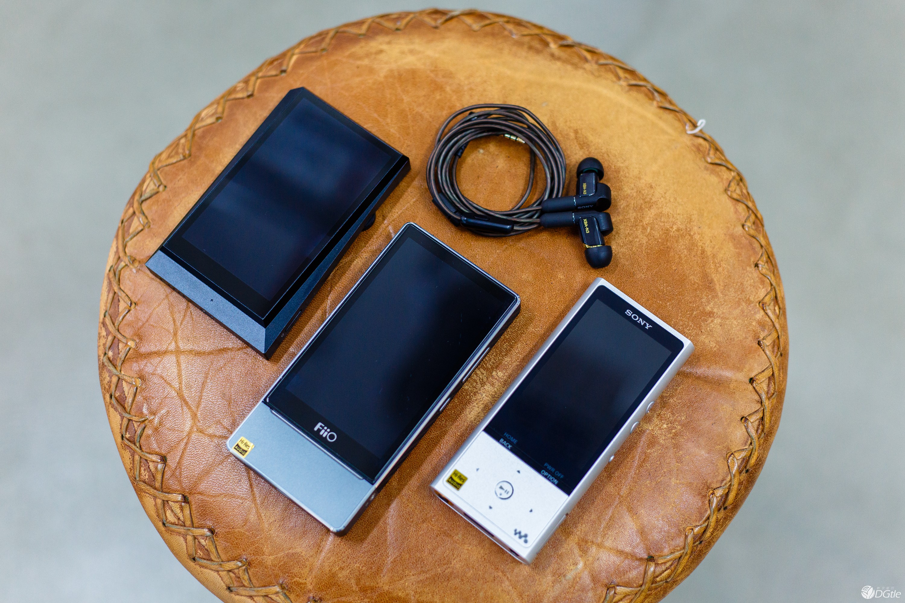 更小的体积 更佳的音质 索尼XBA-N3AP圈铁耳塞体验 智能公会