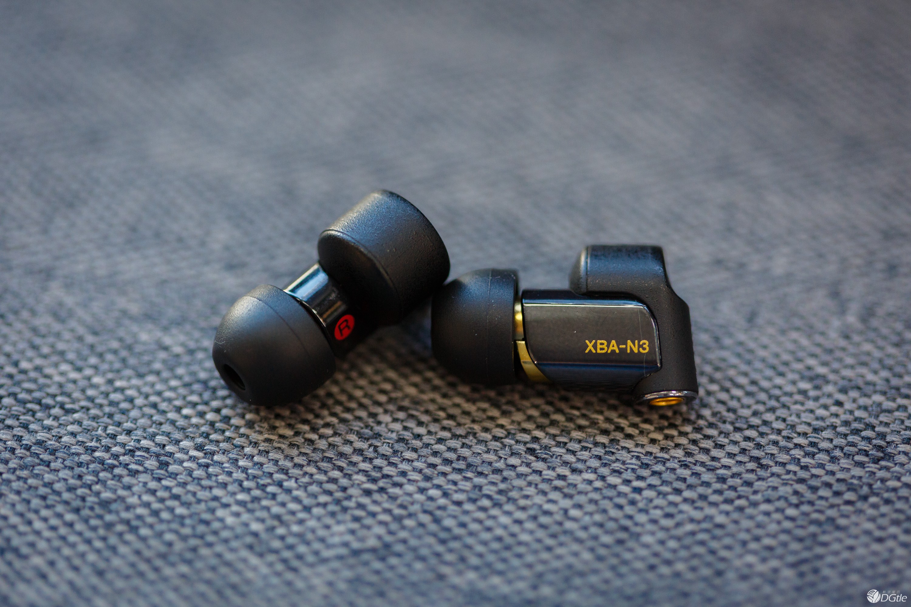 更小的体积 更佳的音质 索尼XBA-N3AP圈铁耳塞体验 智能公会