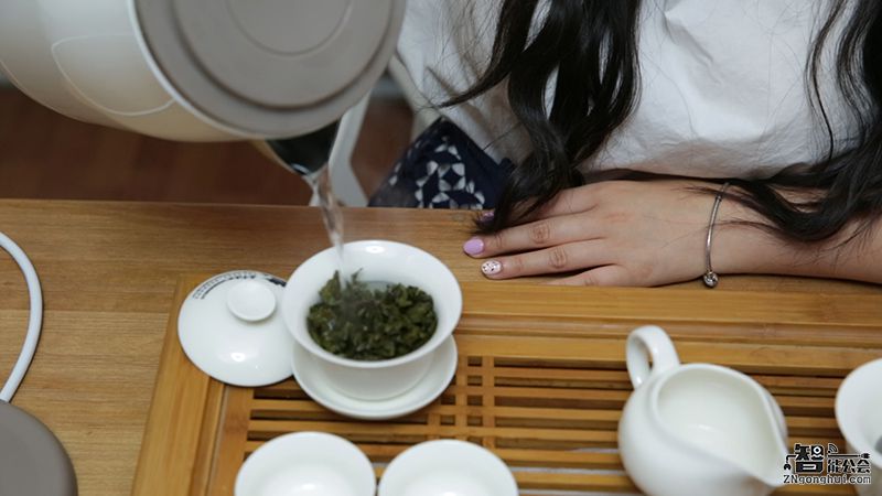 再忙也要记得喝热水！一款集美貌、才华于一身的电水壶 智能公会