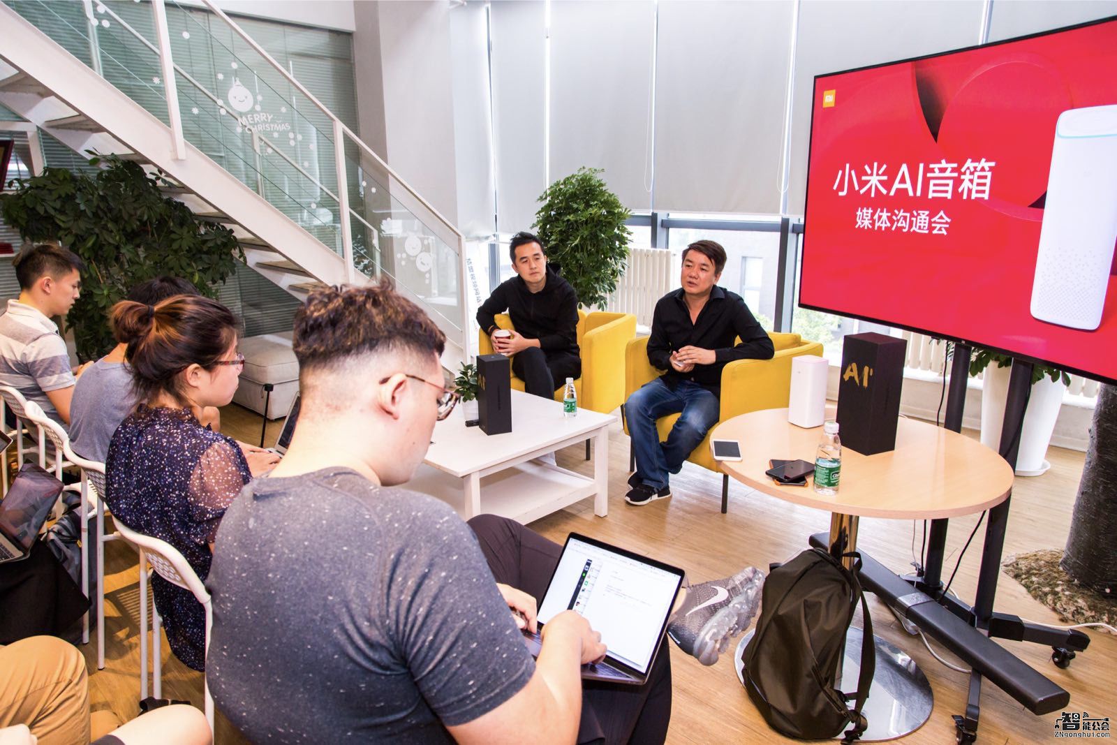 小米发布299元AI音箱 启动1元公测 智能公会