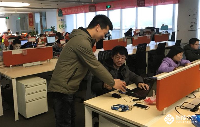 贴心！苏宁花式创新“刷脸”上班 黑眼圈就送咖啡 智能公会