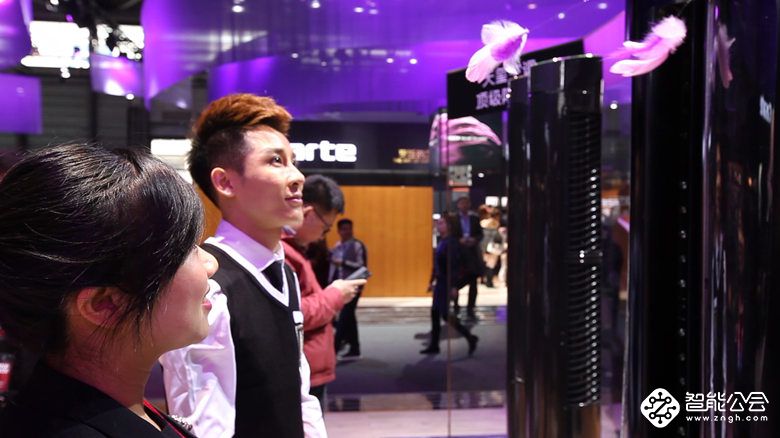 AWE第一现场试验：两根羽毛测出空调的冷热感知 智能公会