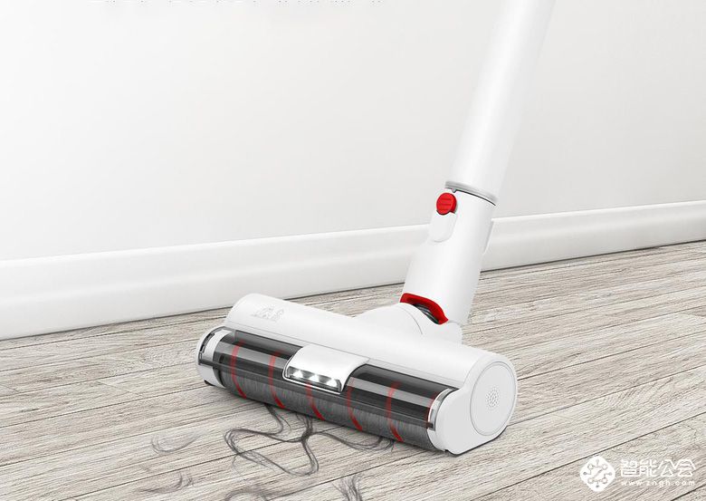 一边哼着小曲一边就能将房子打扫的干净明亮，小狗真的帮大忙了 智能公会