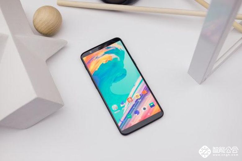 从3499到2199元，这款手机在国外“广受好评”，就一个字：好用！ 智能公会