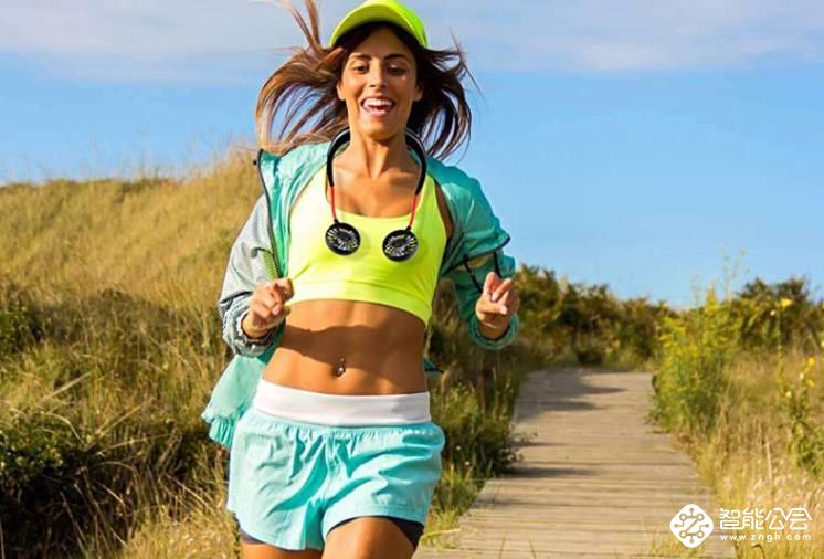 在外可挂脖间，在内可置桌面的小风扇，你肯定会喜欢 智能公会