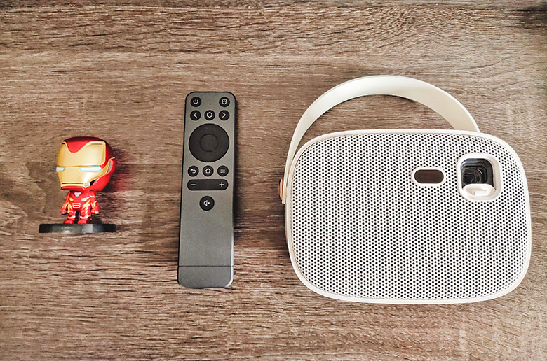 居家旅行投影神器 联想V5便携家用投影仪体验 智能公会