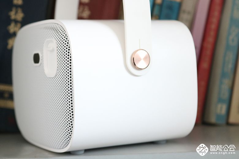 居家旅行投影神器 联想V5便携家用投影仪体验 居家旅行投影神器 联想V5便携家用投影仪体验 智能公会