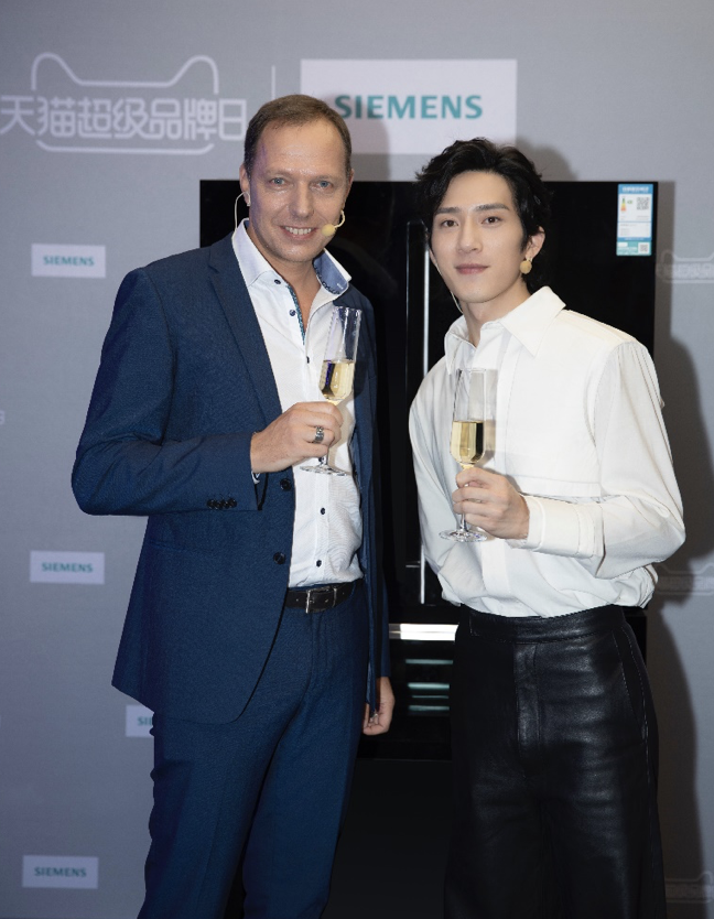 西门子家电品牌代言人井柏然化身“精工神探”，揭秘德系品质，一探究“精” 智能公会