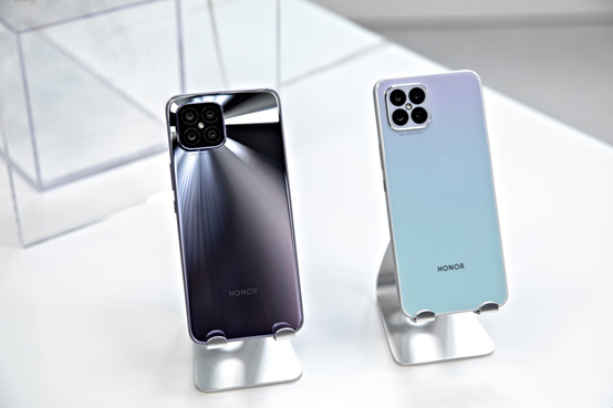 荣耀Play5正式发布：支持66W超级快充 售价2099元起 智能公会