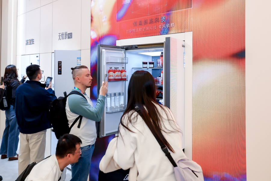 从治愈系AI新品到爆火大咖助阵，长虹AWE2025很全面 智能公会