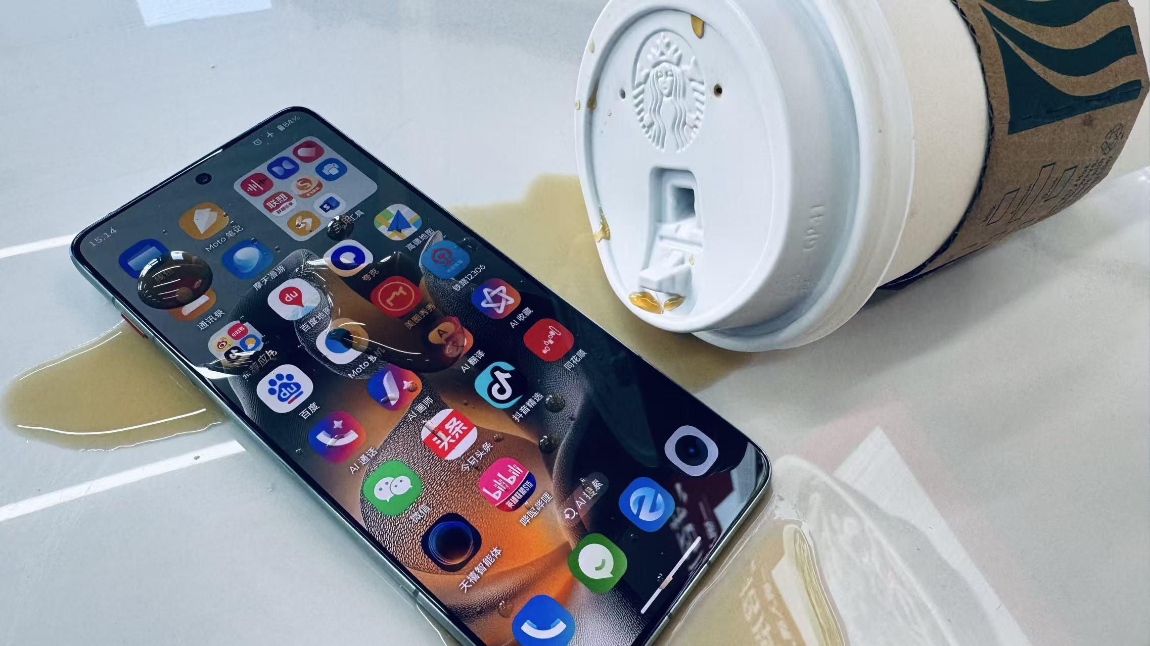 轻薄全能旗舰 体验无短板 联想moto X70 Air AI手机深度评测 智能公会