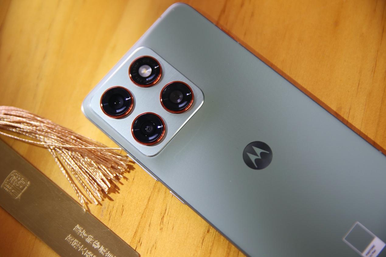 轻薄全能旗舰 体验无短板 联想moto X70 Air AI手机深度评测 智能公会