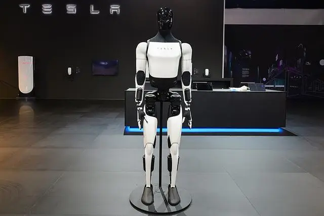 曾痛批达沃斯，马斯克为何“真香”出席还放机器人猛料？ 智能公会